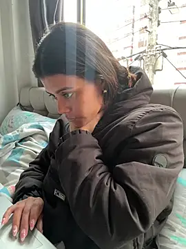Snapshot of RachelWeisz_ chatting on 06/14/26, 12:51 RachelWeisz online show from 06/14/26, 12:51