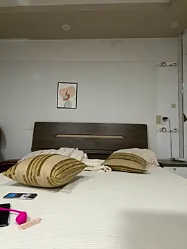 Rin-yiyi online show from 04/11/26, 06:40