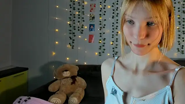 Kiracute18 online show from 02/22/26, 09:35