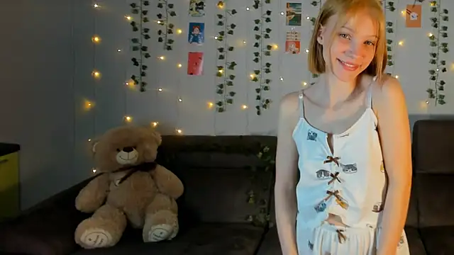 Kiracute18 online show from 03/21/26, 07:06