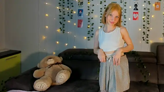 Kiracute18 online show from 03/24/26, 07:08