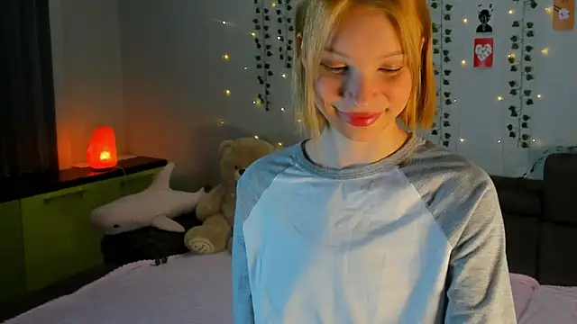 Kiracute18 online show from 03/30/26, 04:52