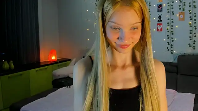 Kiracute18 online show from 04/07/26, 04:18