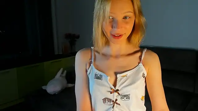 Snapshot of Kiracute18 chatting on 05/31/26, 06:53 Kiracute18 online show from 05/31/26, 06:53