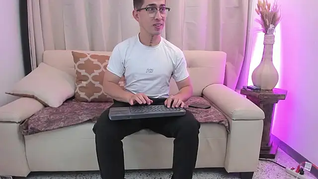 Tommas Jhonson online show from 02/17/26, 03:47