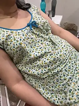 unicornbabe23 online show from 05/13/26, 10:17