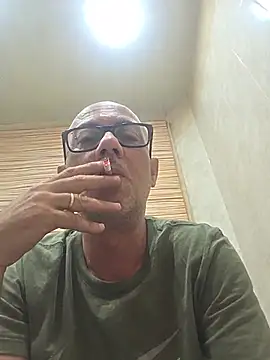Snapshot of pareja47 chatting on 07/09/26, 05:28 pareja47 online show from 07/09/26, 05:28