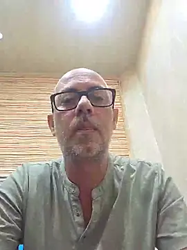 Snapshot of pareja47 chatting on 07/22/26, 03:37 pareja47 online show from 07/22/26, 03:37