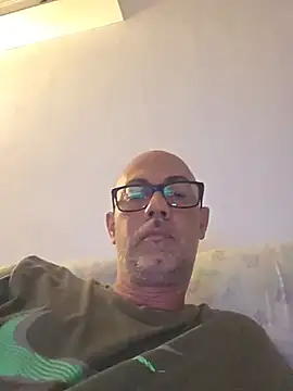 Snapshot of pareja47 chatting on 08/01/26, 11:14 pareja47 online show from 08/01/26, 11:14