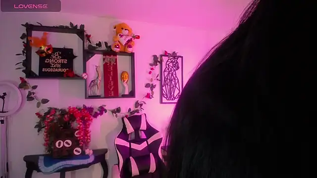 QueenRose94 online show from 02/09/26, 01:48