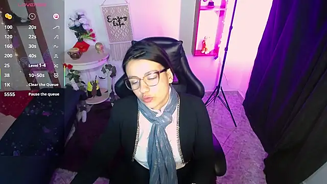 QueenRose94 online show from 03/03/26, 04:02