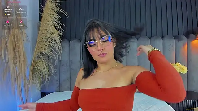 Nanda vixen  online show from 02/08/26, 09:29