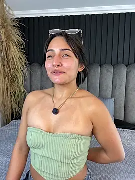 Nanda vixen  online show from 04/15/26, 11:27