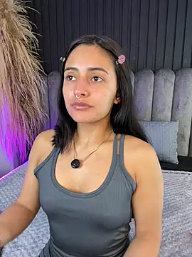 Nanda vixen  online show from 04/18/26, 09:04