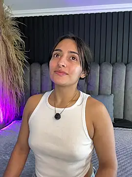 Nanda vixen  online show from 05/14/26, 11:00