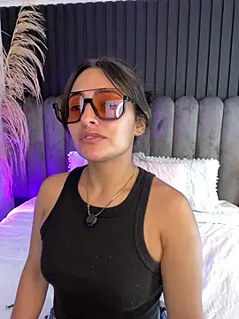 Nanda vixen  online show from 06/03/26, 11:21