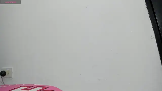 MiaEvans0 online show from 05/21/26, 06:48