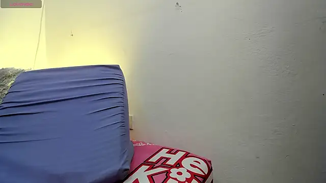 MiaEvans0 online show from 05/27/26, 07:00