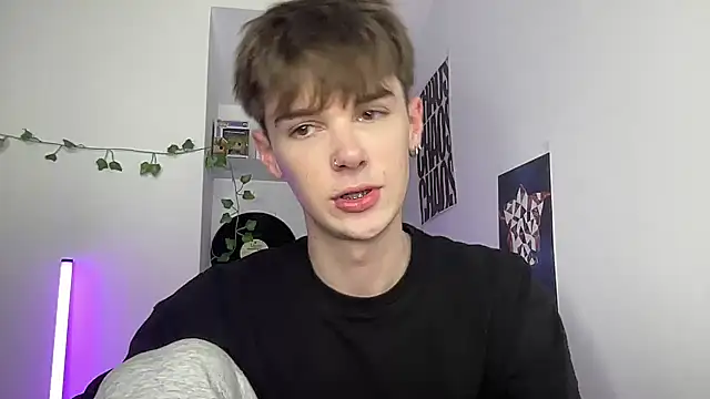 YourMilkyGuy online show from 04/14/26, 05:41