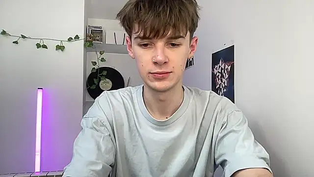 YourMilkyGuy online show from 04/17/26, 01:36