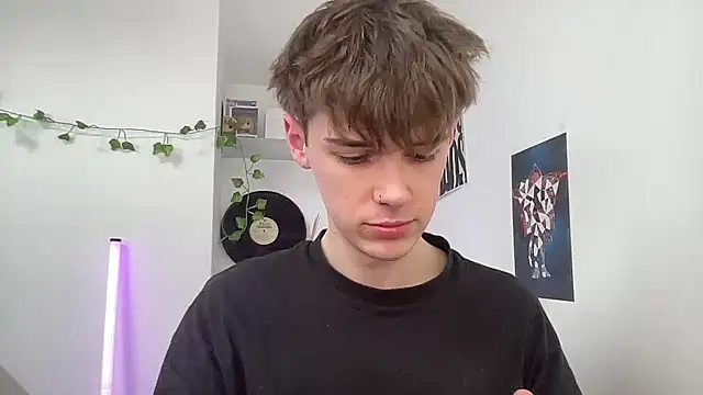 YourMilkyGuy online show from 04/22/26, 01:56