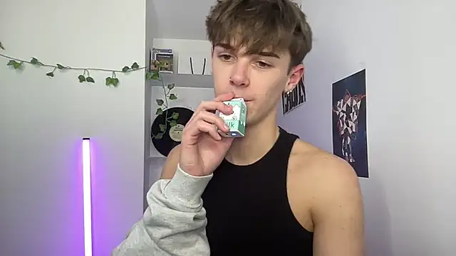 YourMilkyGuy online show from 04/28/26, 03:50