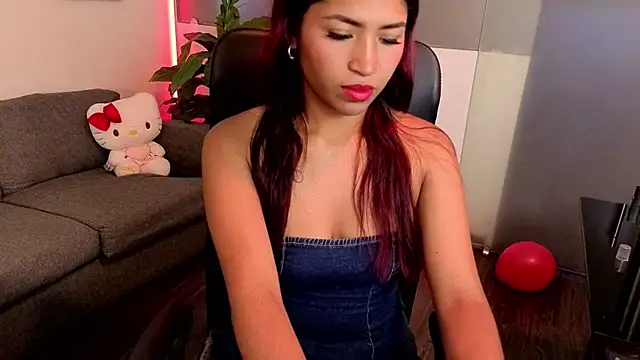 ChloeLombardi  online show from 02/16/26, 09:00