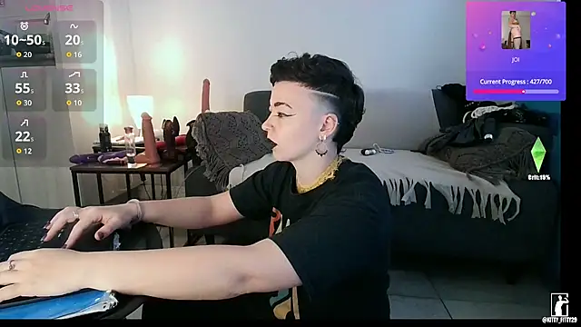 kittyfitty29 online show from 04/22/26, 08:32