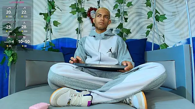 ItsZairen online show from 02/21/26, 03:40