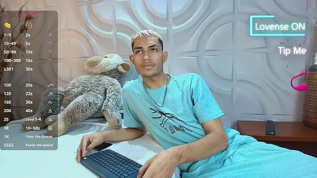 ItsZairen online show from 04/12/26, 04:39