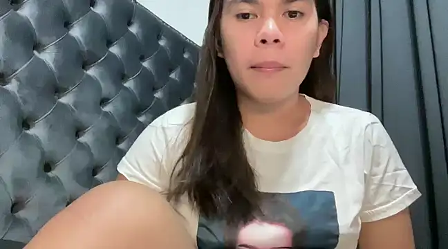 Snapshot of Mooree_naba chatting on 01/05/25, 03:00 Mooree naba online show from 01/05/25, 03:00