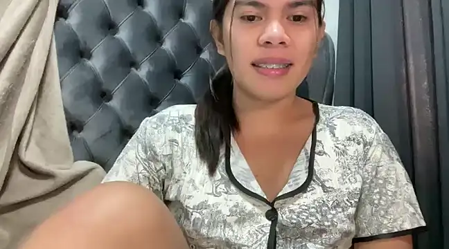 Snapshot of Mooree_naba chatting on 01/17/25, 11:18 Mooree naba online show from 01/17/25, 11:18