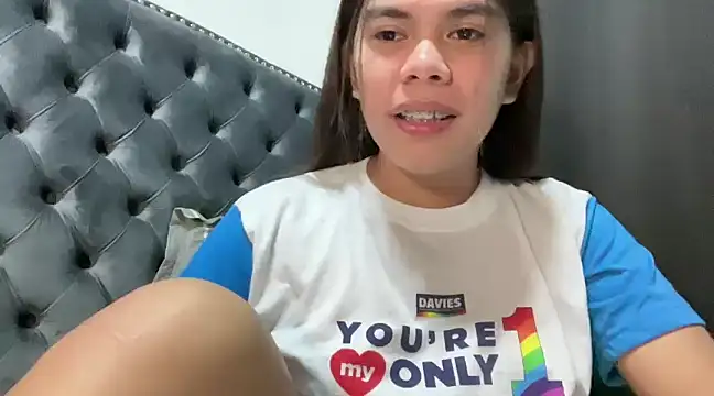 Snapshot of Mooree_naba chatting on 02/10/25, 12:18 Mooree naba online show from 02/10/25, 12:18
