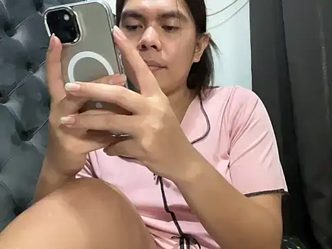 Mooree naba online show from 12/04/25, 01:48