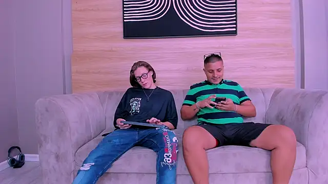 close friends online show from 05/09/26, 02:11