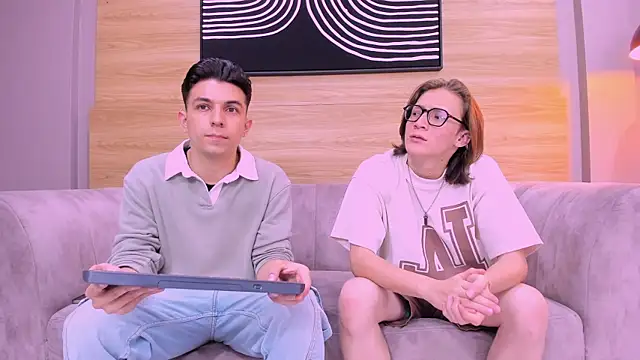 close friends online show from 05/27/26, 07:55