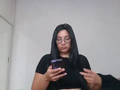 Snapshot of Agusgold22 chatting on 03/16/26, 03:05 Agusgold22 online show from 03/16/26, 03:05