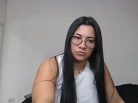 Snapshot of Agusgold22 chatting on 03/17/26, 04:21 Agusgold22 online show from 03/17/26, 04:21