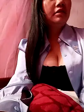 lisn-cute online show from 04/19/26, 01:32