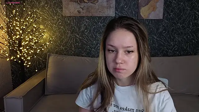 Snapshot of Mini_Allice chatting on 02/17/26, 01:02 Mini Allice online show from 02/17/26, 01:02