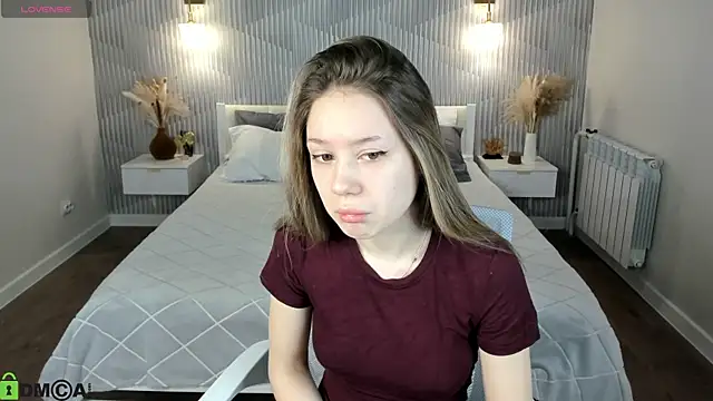 Snapshot of Mini_Allice chatting on 03/04/26, 12:49 Mini Allice online show from 03/04/26, 12:49