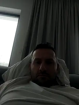 Snapshot of defaktor chatting on 02/15/26, 02:25 defaktor online show from 02/15/26, 02:25