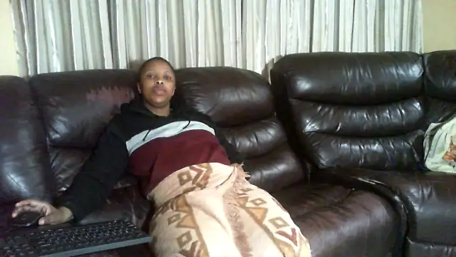 Caramel-Diva online show from 04/17/26, 05:49