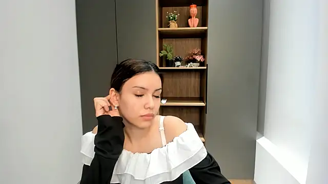 SulemaNeugin online show from 02/10/26, 09:13