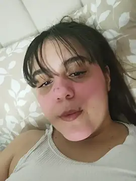 Snapshot of its_lauu_ chatting on 07/15/26, 05:34 its lauu online show from 07/15/26, 05:34