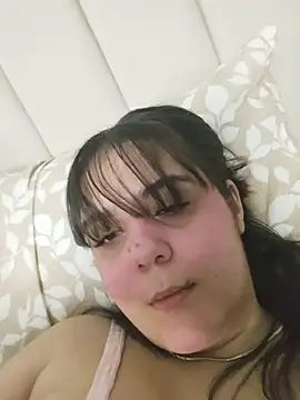 Snapshot of its_lauu_ chatting on 07/19/26, 05:33 its lauu online show from 07/19/26, 05:33