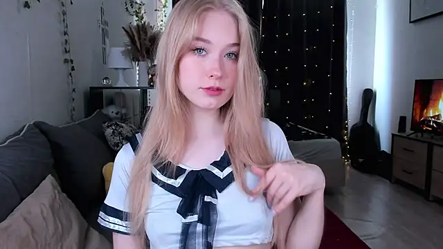 Snapshot of AmyLouWood chatting on 07/20/26, 11:34 AmyLouWood online show from 07/20/26, 11:34