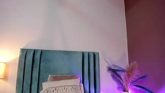 AndraCyruss online show from 02/21/26, 12:22