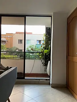 Aurea Silk online show from 04/17/26, 09:40