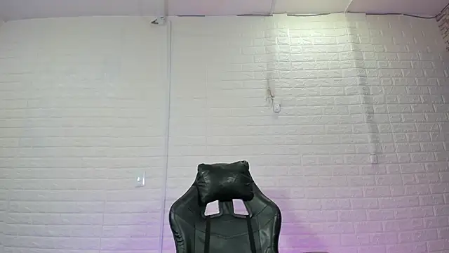 Sara Love 1 online show from 04/12/26, 03:33